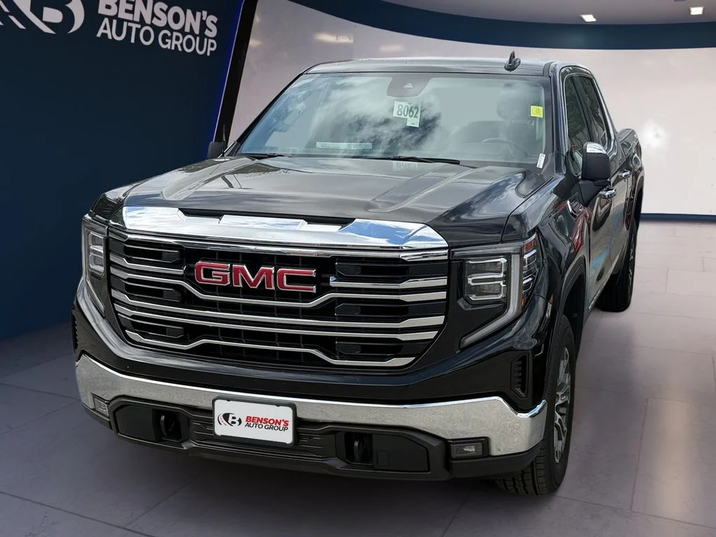 Used 2025 Black GMC SLT image 1