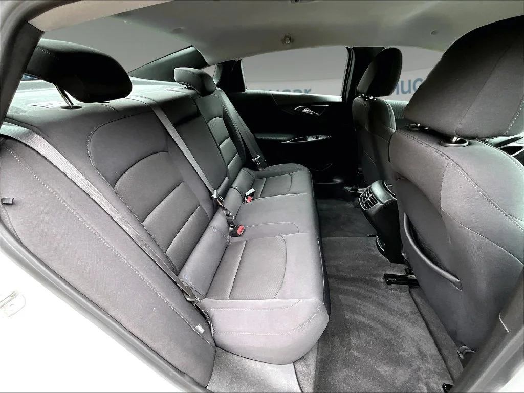 Used 2024 Summit White Chevrolet LT image 16