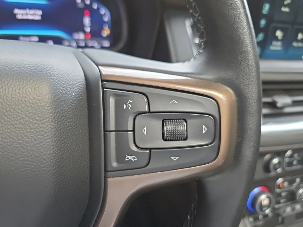 Used 2023 Black Chevrolet High Country image 17