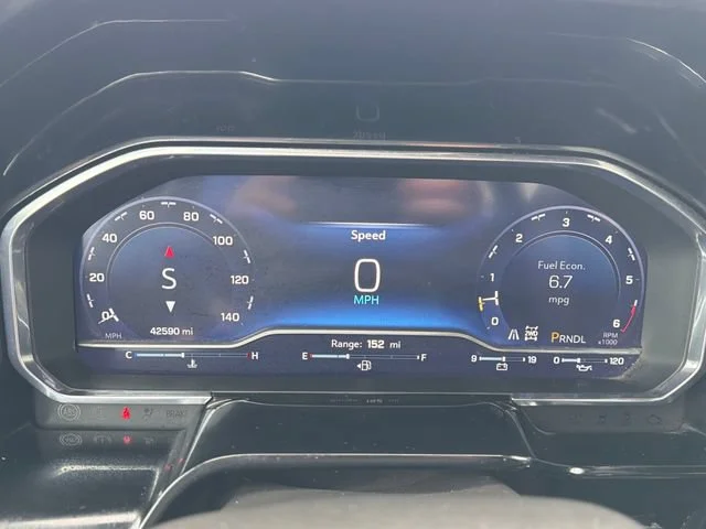 Used 2024 Summit White Chevrolet LT image 18