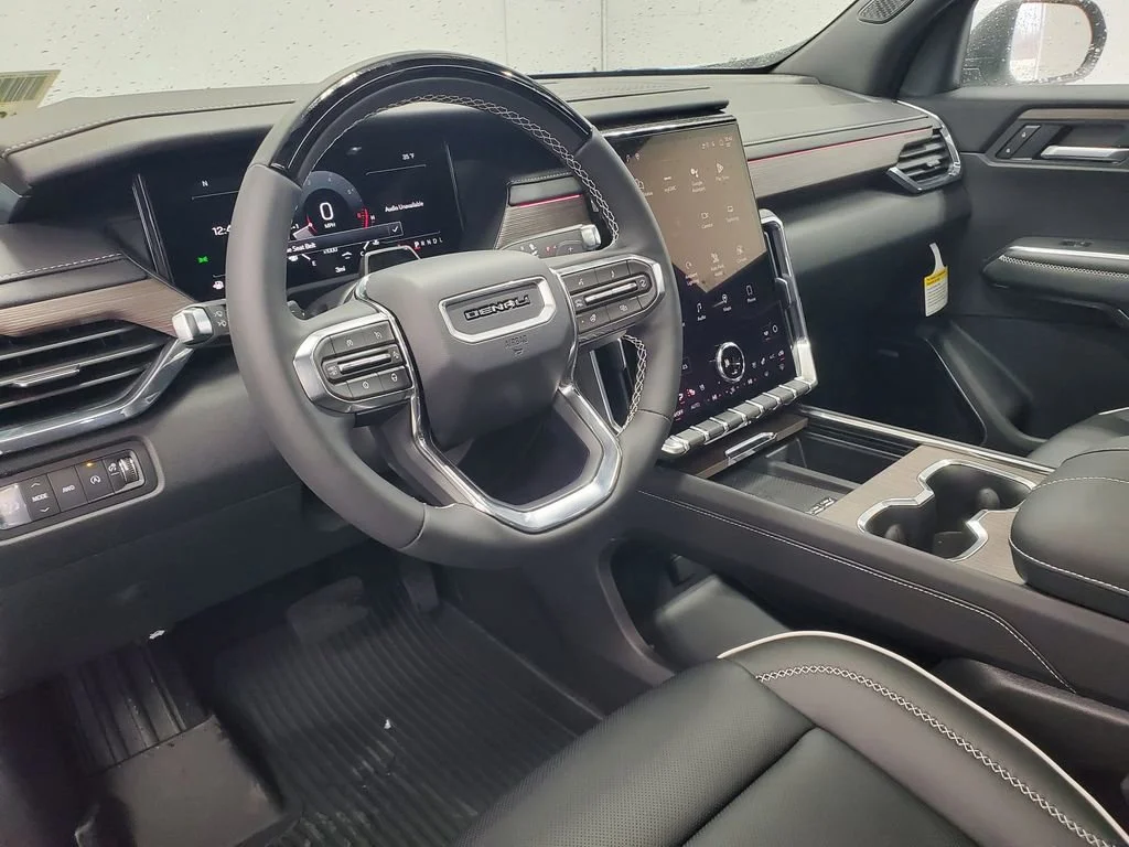 2026 GMC Acadia Denali - Photo 13