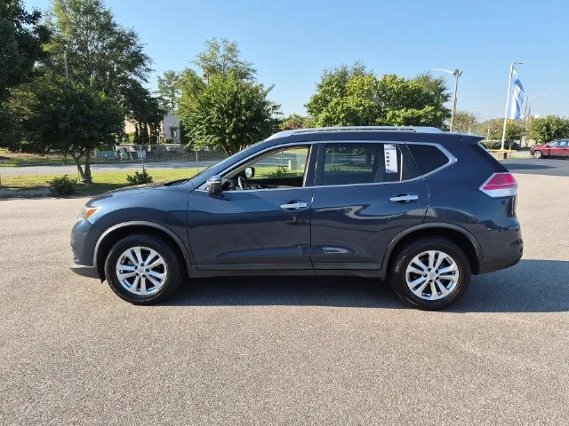 Used 2016 Blue Nissan SV image 6