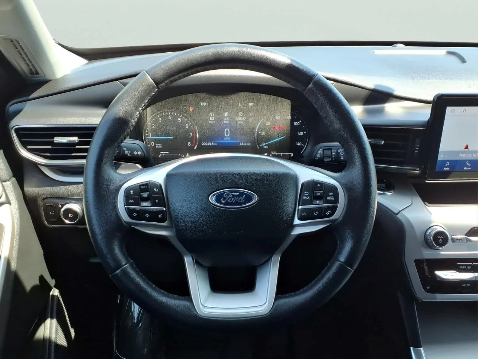 Used 2023 Iconic Silver Ford XLT image 18