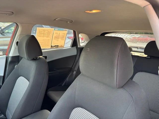 Used 2019 Red Hyundai SE image 27