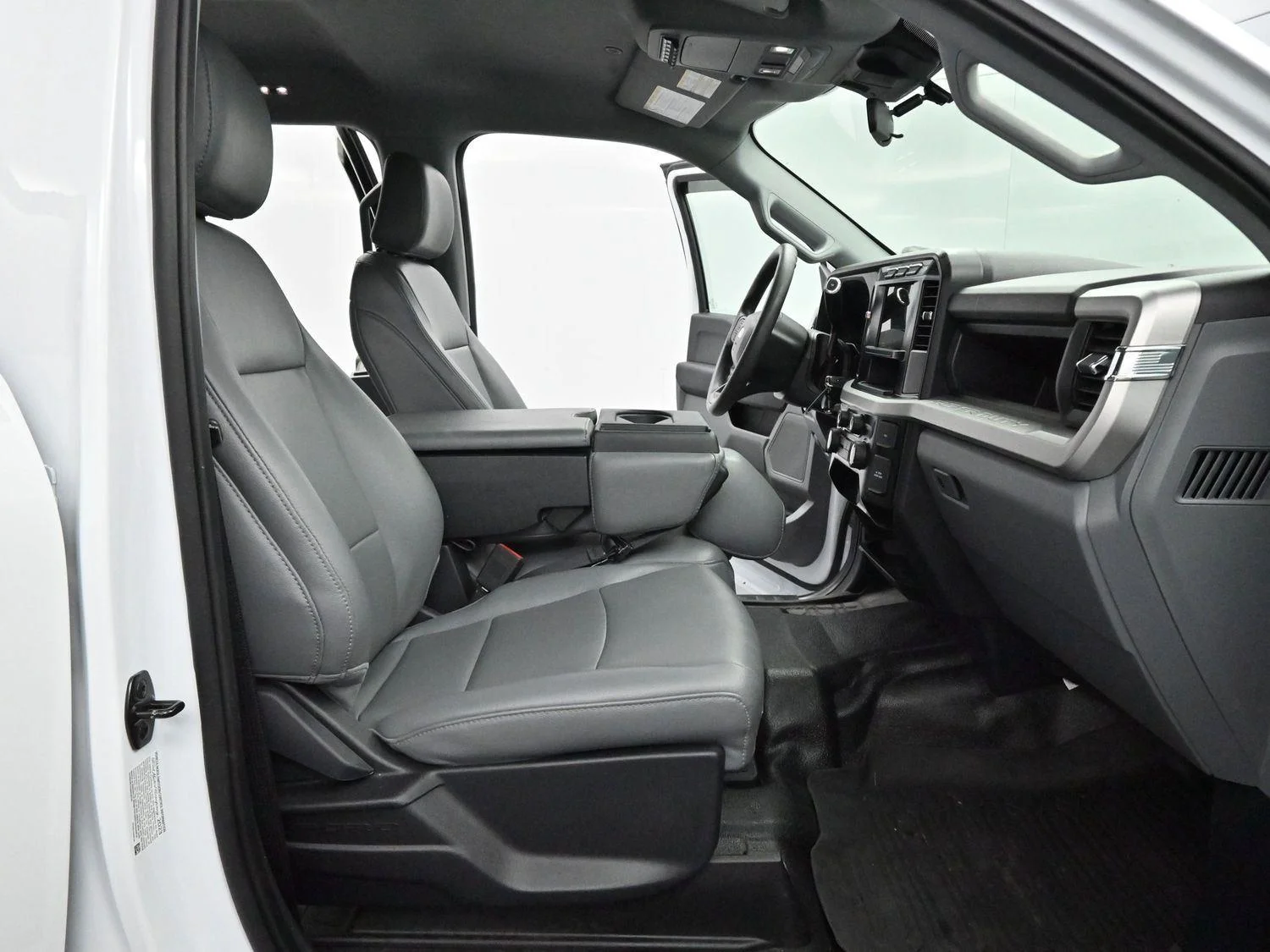 Used 2023 Oxford White Ford XL image 27
