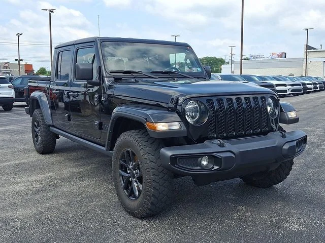 Used 2022 Black Jeep Sport image 2