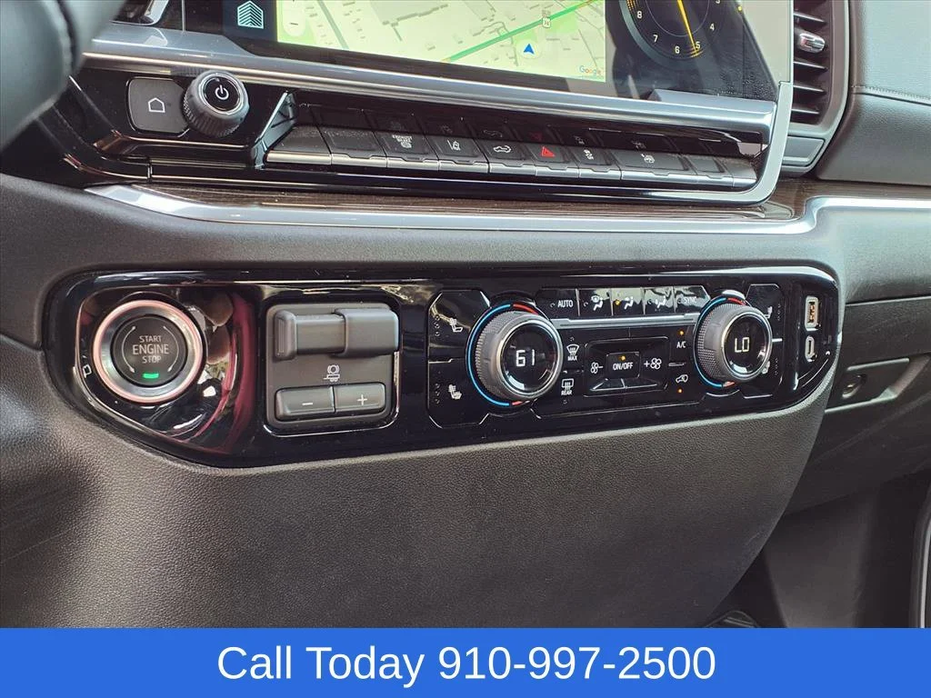 Used 2025 Summit White Chevrolet LT image 16