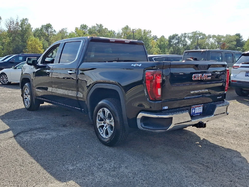 Used 2025 Onyx Black GMC SLT image 8