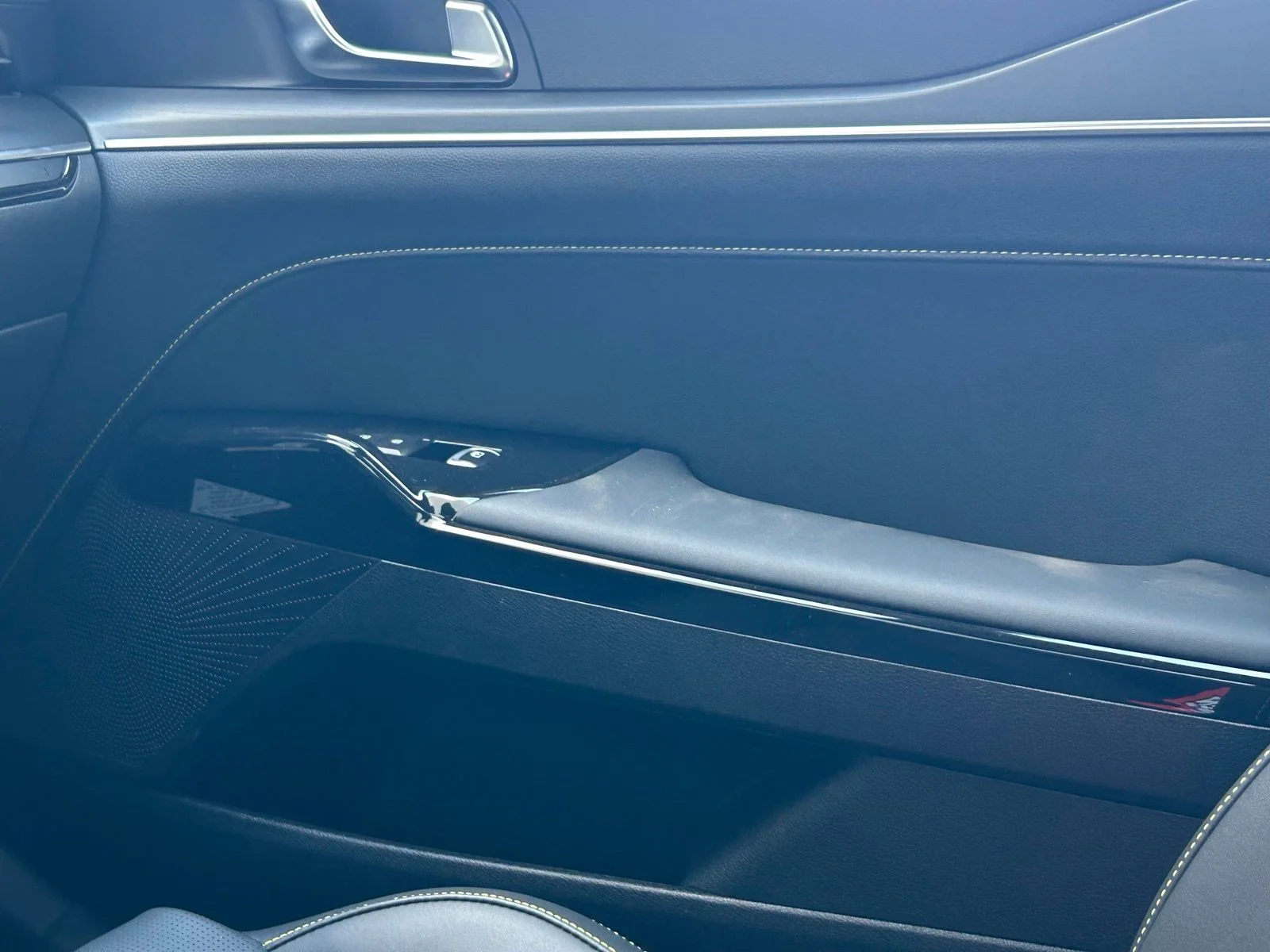 New 2025 White Kia GT image 19