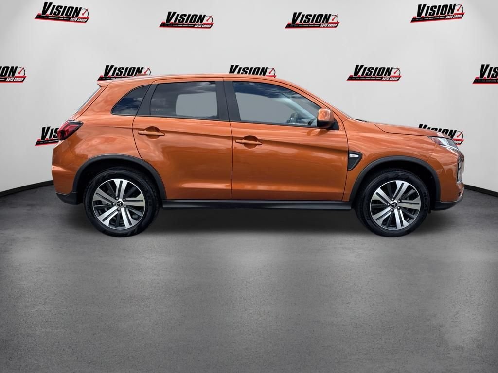 Used 2024  Mitsubishi 2.0 ES image 6
