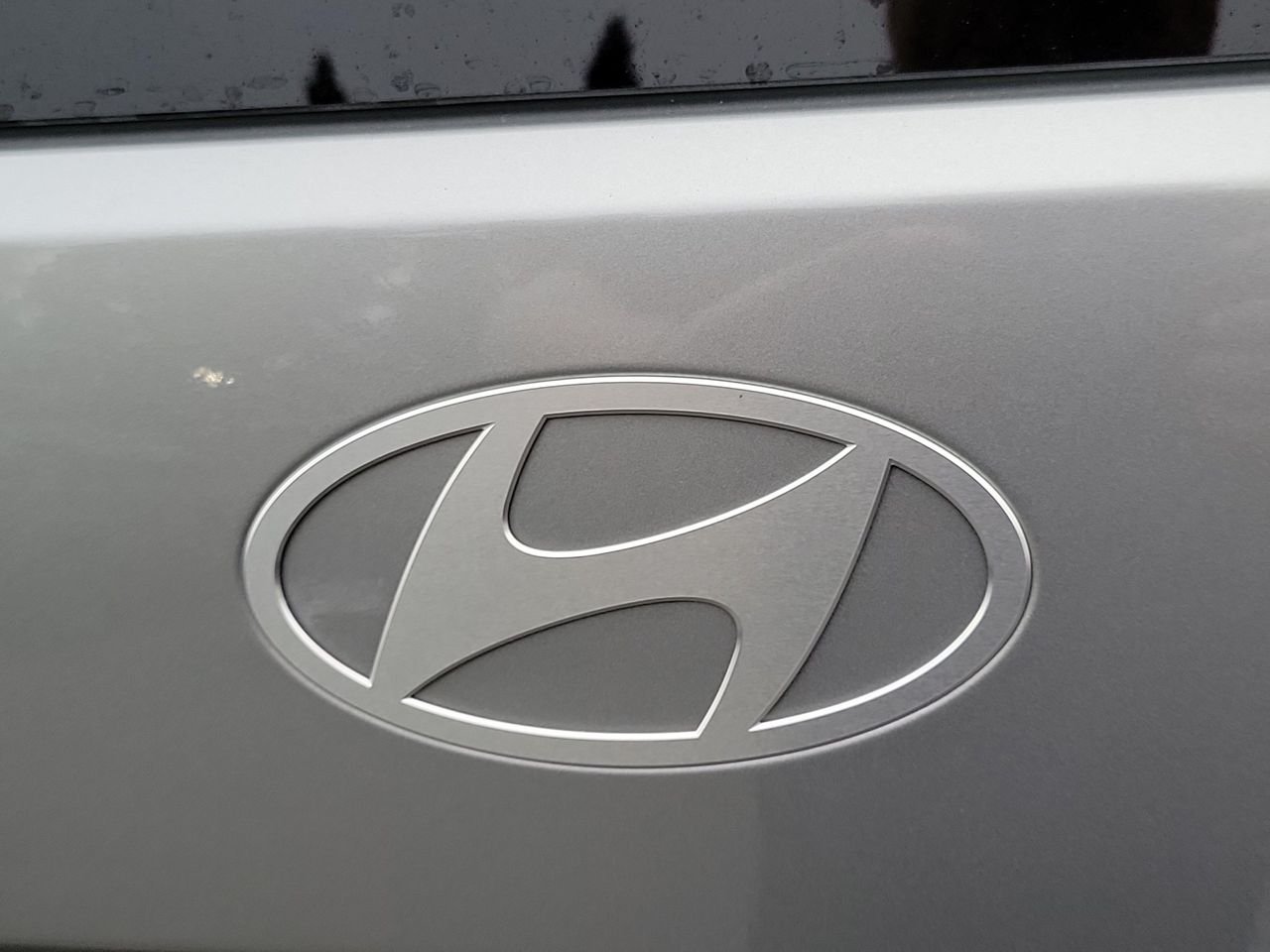 New 2027 Shimmering Silver Hyundai SEL image 22