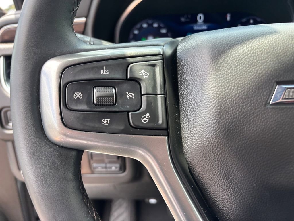 Used 2023 Gray Chevrolet Z71 image 15