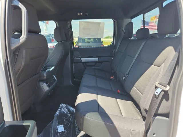 New 2026 Oxford White Ford XLT image 16