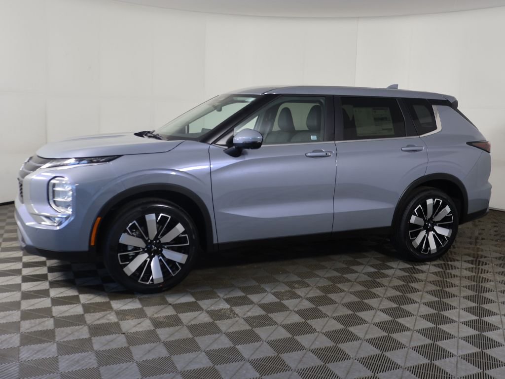 New 2026 Gray Mitsubishi SE image 17