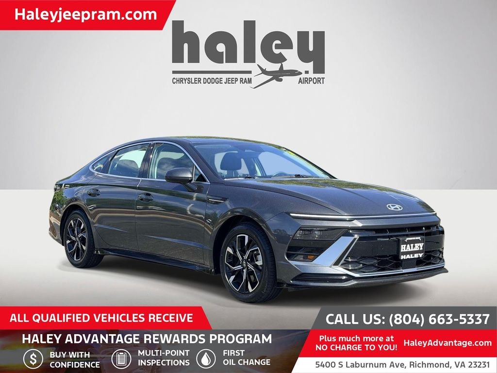 Used 2025 Gray Hyundai SEL image 1