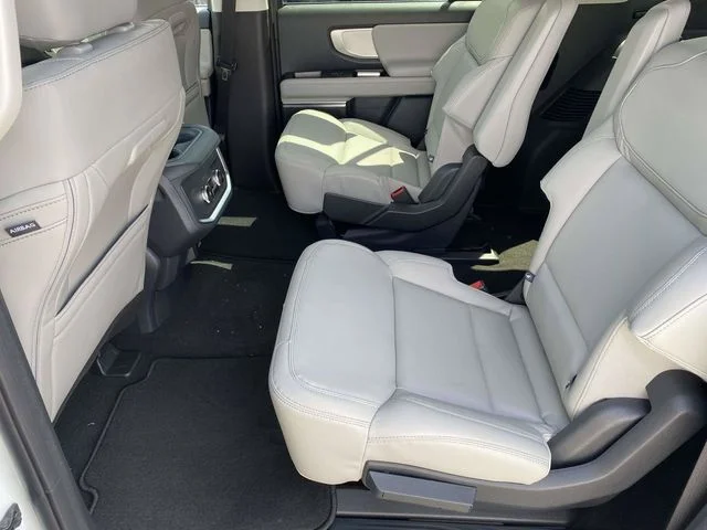 New 2026 Star White Metallic Tri-Coat Ford Active image 14