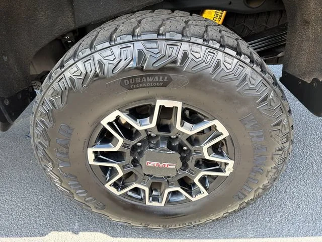 Used 2024 Onyx Black GMC AT4X image 19