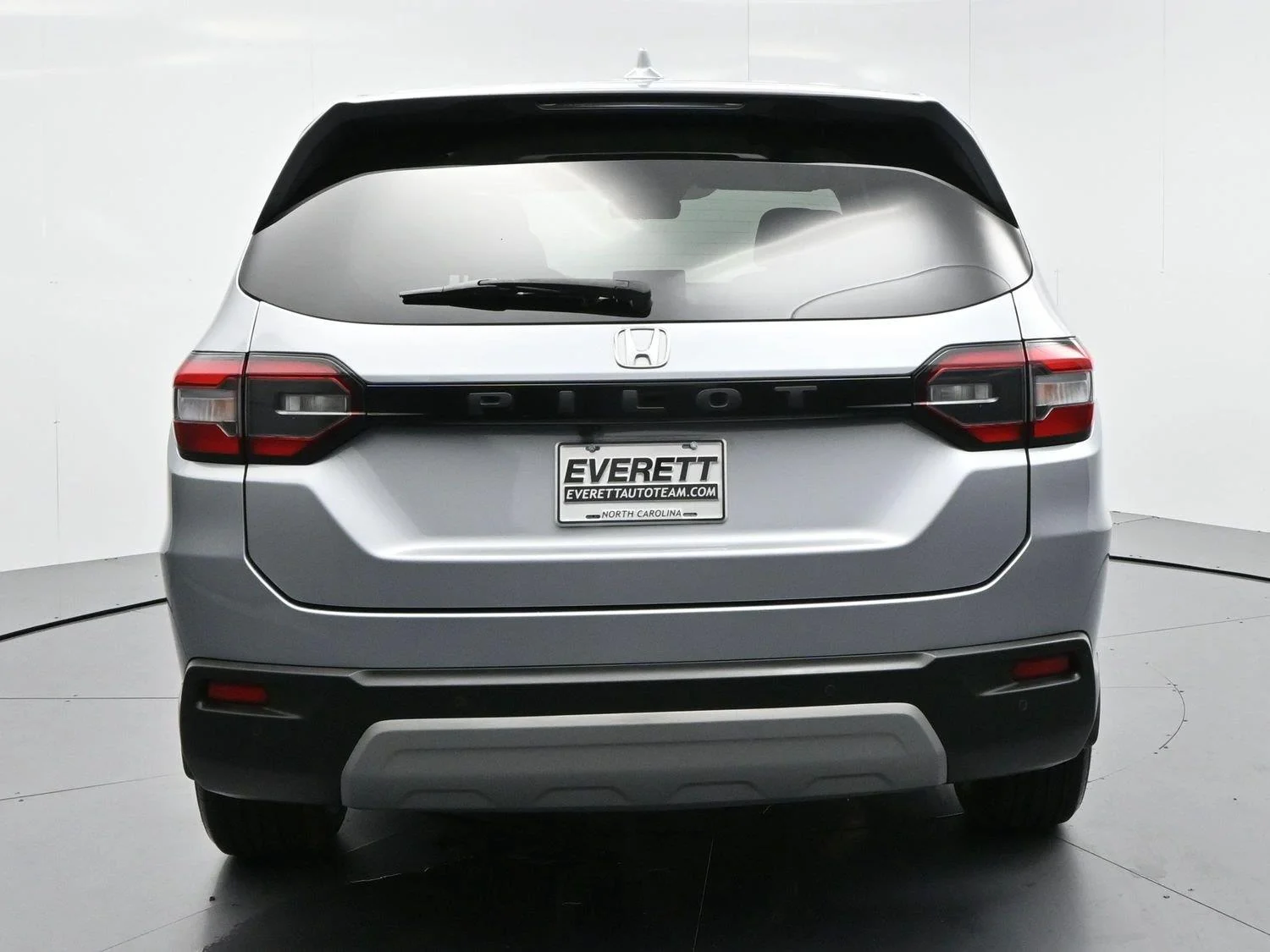 Used 2024 Lunar Silver Metallic Honda EX-L 7 Passenger image 6