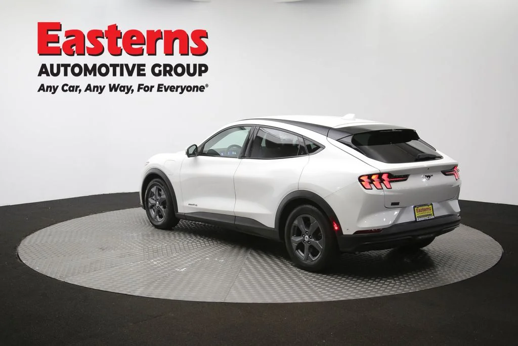 Used 2021 White Ford Select image 66