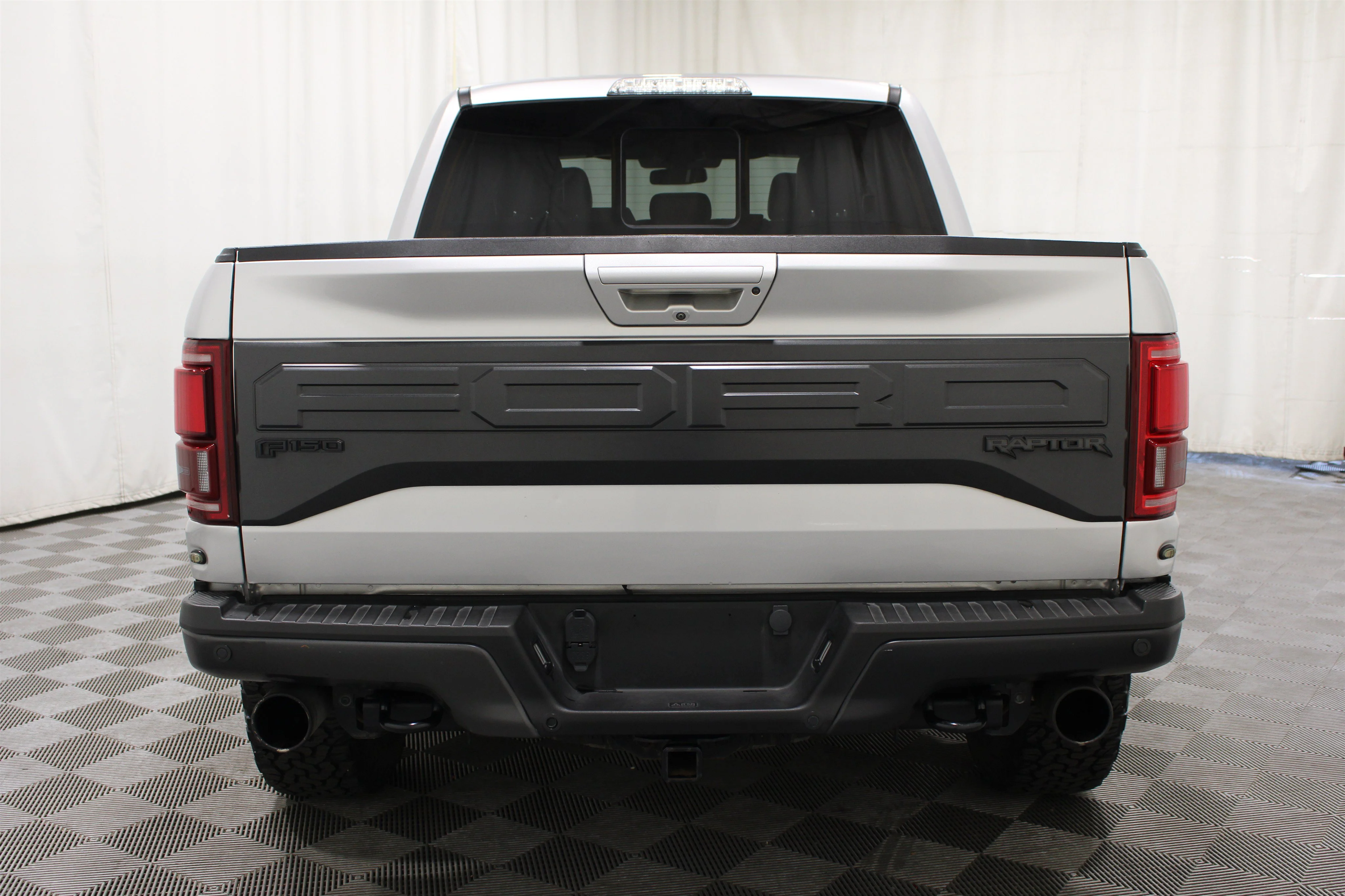 2017 Ford F-150 Raptor - Photo 32