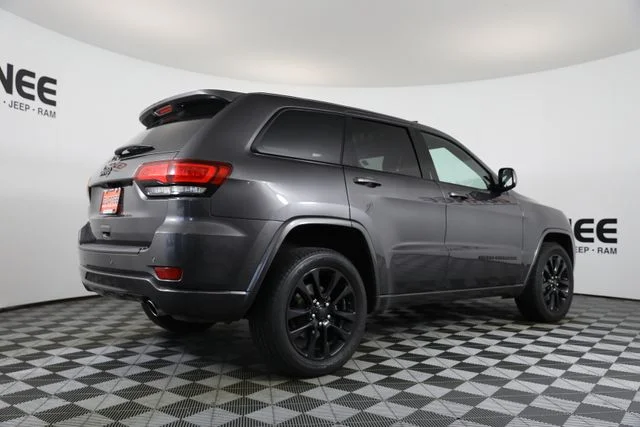 Used 2020 Gray Jeep Altitude image 33