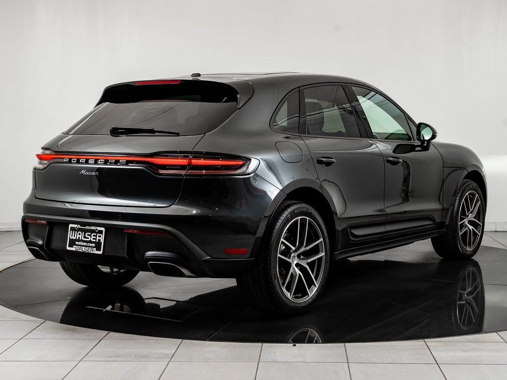 Used 2025 Volcano Grey Metallic Porsche  image 8