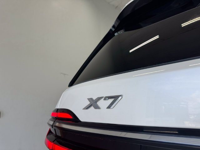 Used 2023 Mineral White Metallic BMW xDrive40i image 52