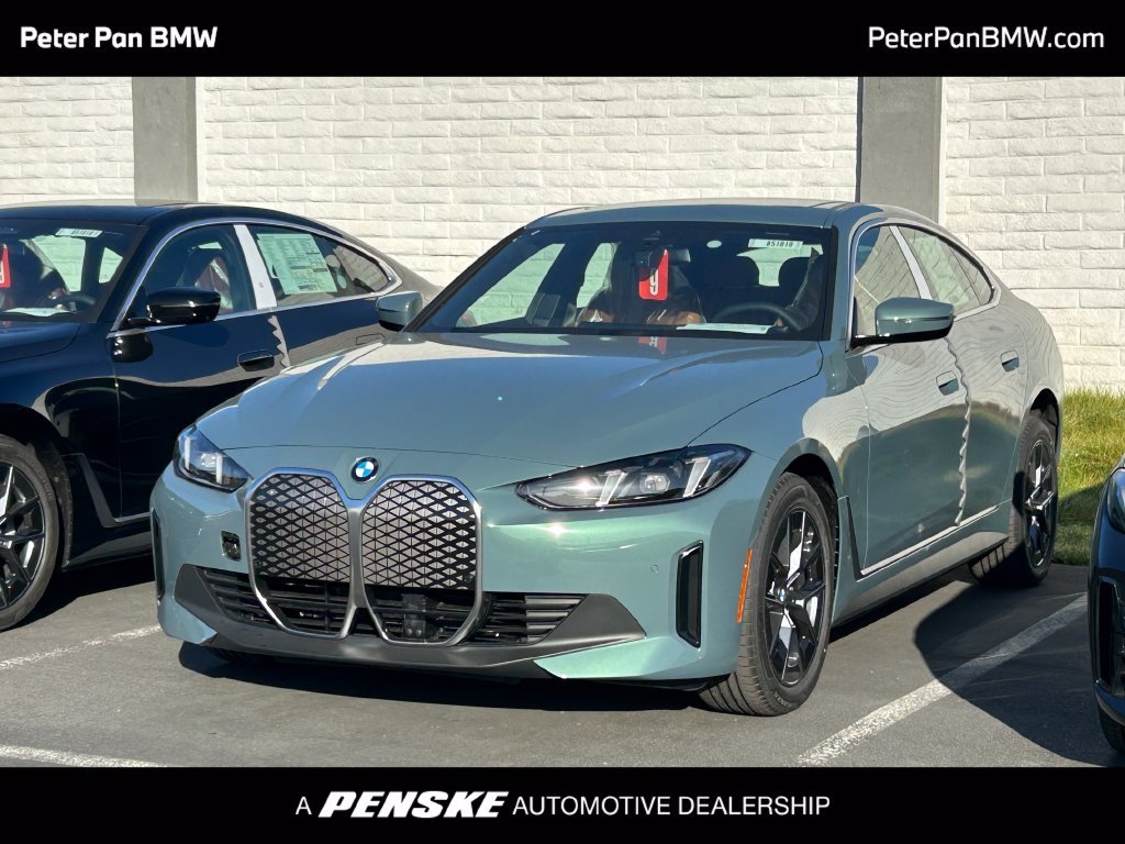 New 2026 Green Metallic BMW eDrive40 image 1