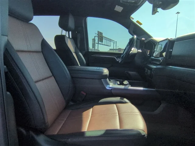 Used 2025 Black Chevrolet High Country image 28