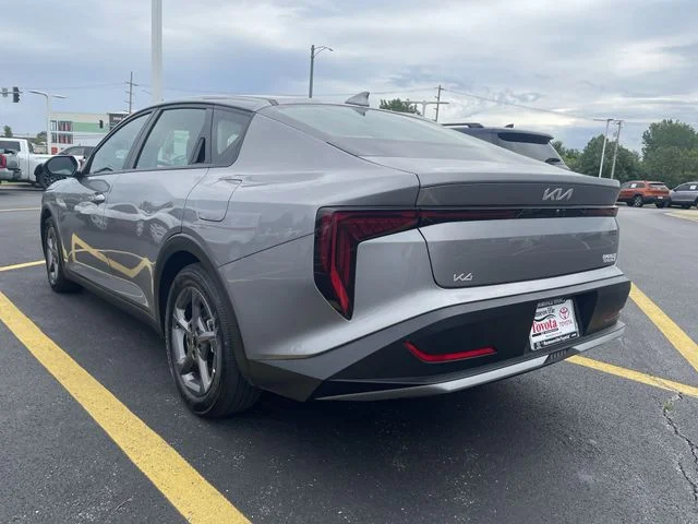 2025 Kia K4 LXS - Photo 31