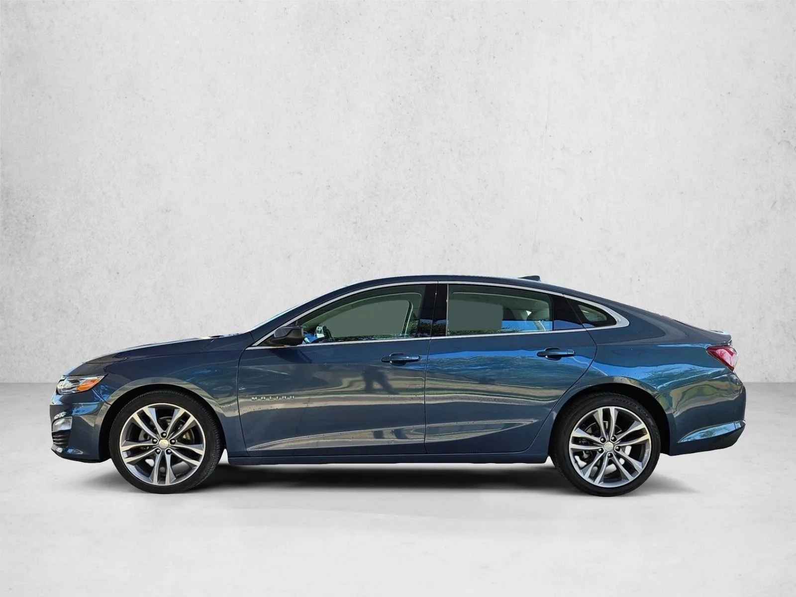Used 2024 Lakeshore Blue Metallic Chevrolet LT image 8