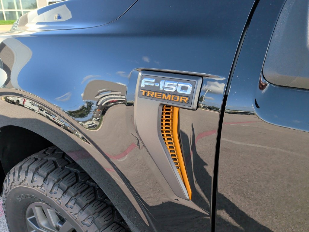 New 2026 Agate Black Metallic Ford Tremor® image 12