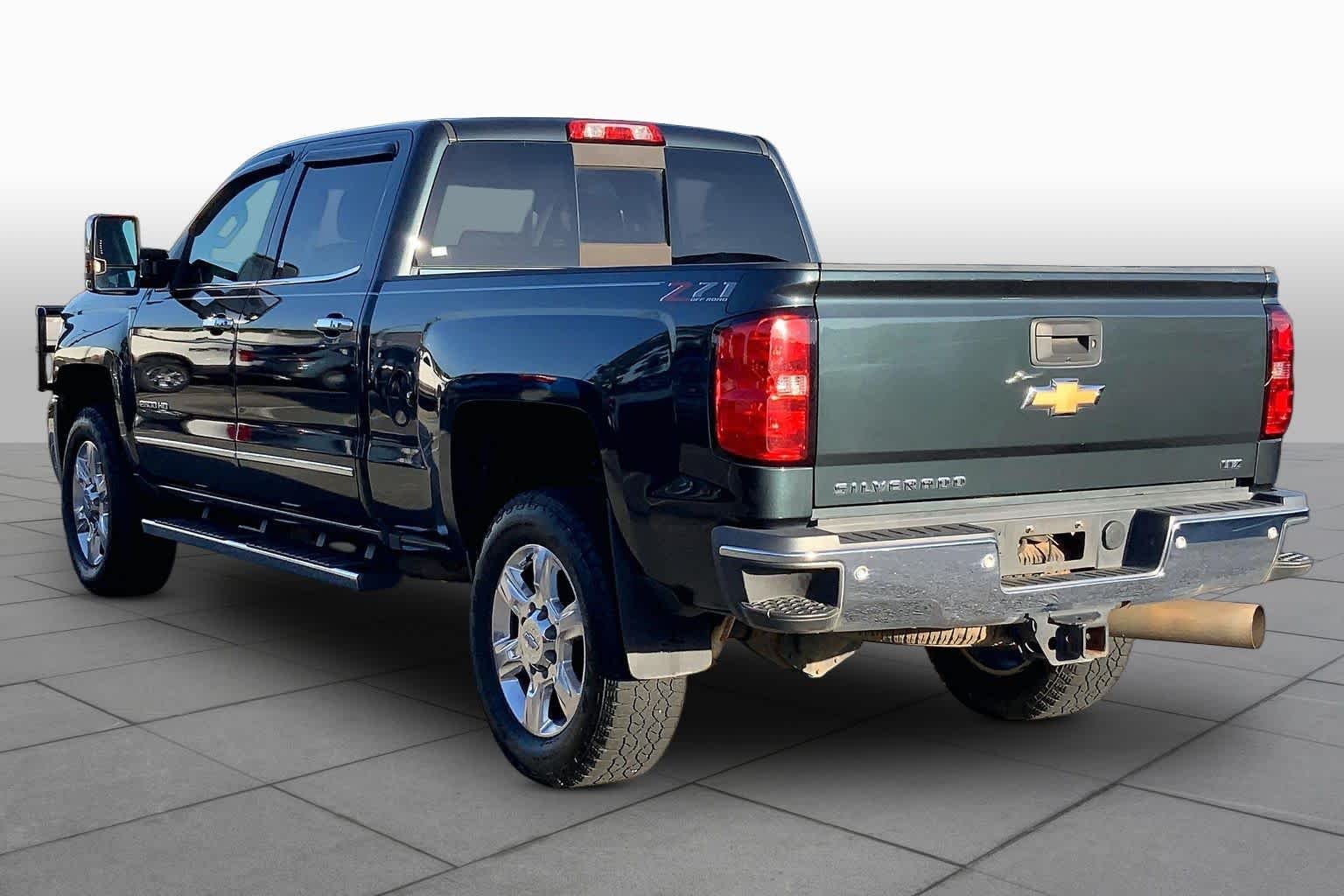 Used 2019 Graphite Metallic Chevrolet LTZ image 11