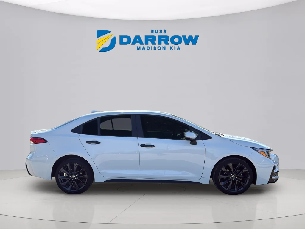 Used 2023 Ice Toyota SE image 6