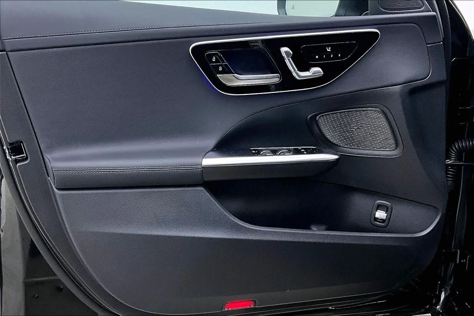 New 2026 040/Black Mercedes-Benz C 300 image 10