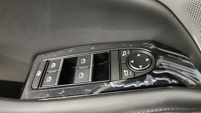 2025 Mazda Mazda3 Turbo Premium Plus - Photo 10