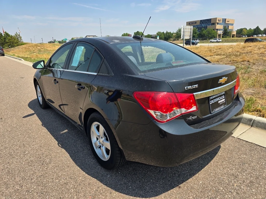 Used 2016 Black Granite Metallic Chevrolet LT image 3