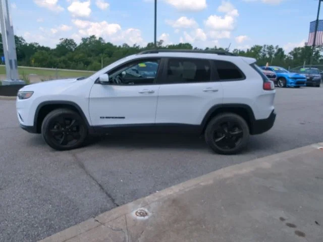Certified Used 2021 White Jeep Latitude Plus image 25