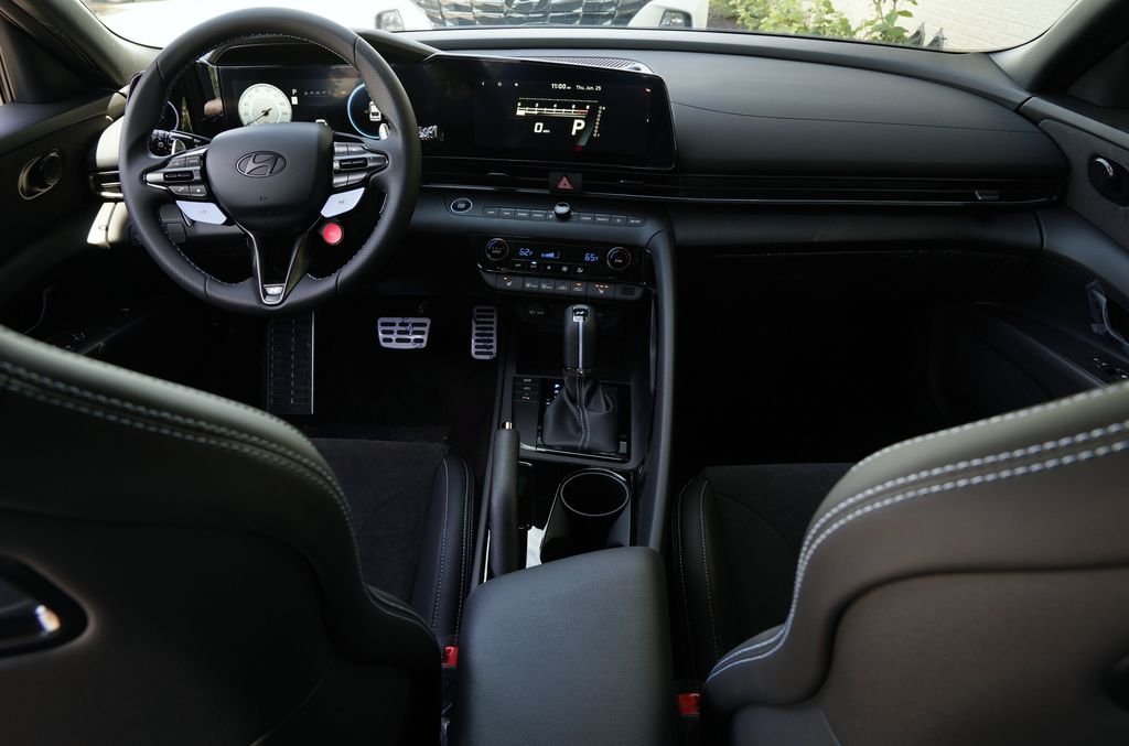 New 2026 Abyss Black Hyundai Base image 38