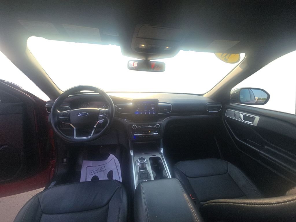 Used 2020 Red Metallic Ford Limited image 9