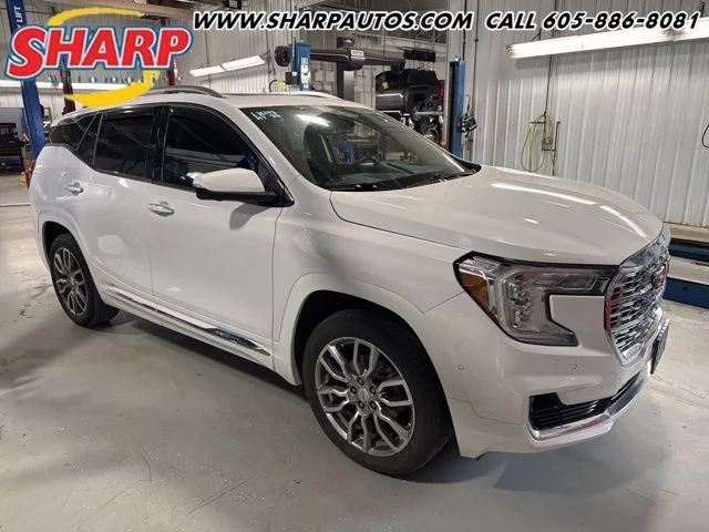 2022 GMC Terrain Denali AWD's photo