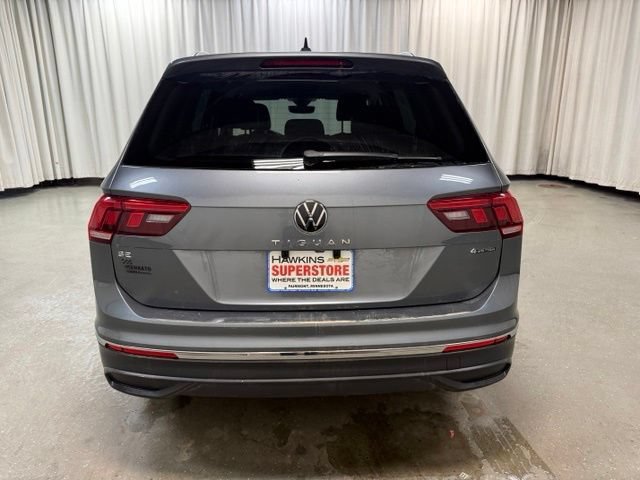 Used 2022 Silver Volkswagen SE image 6