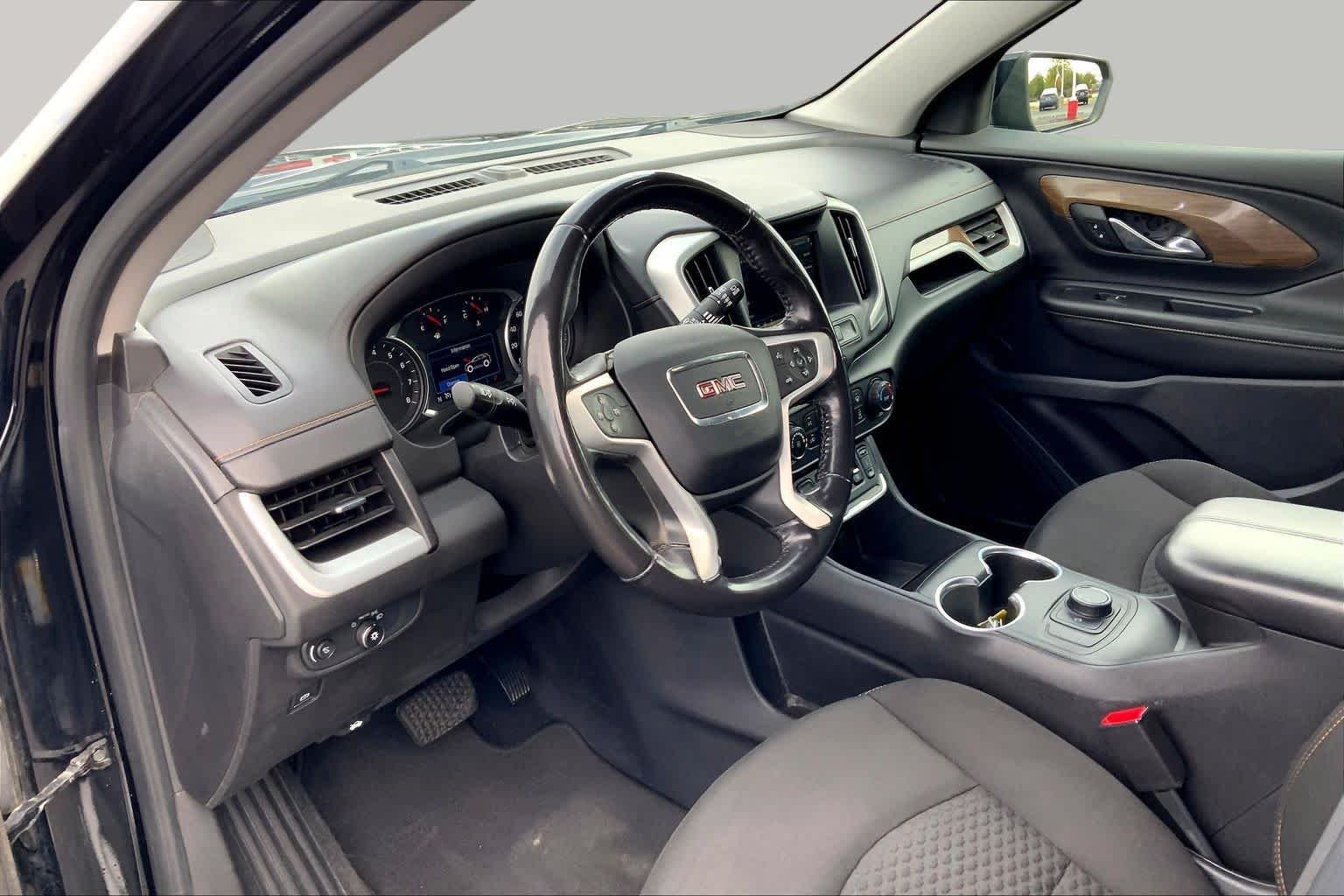 Used 2019 Ebony Twilight Metallic GMC SLE image 18