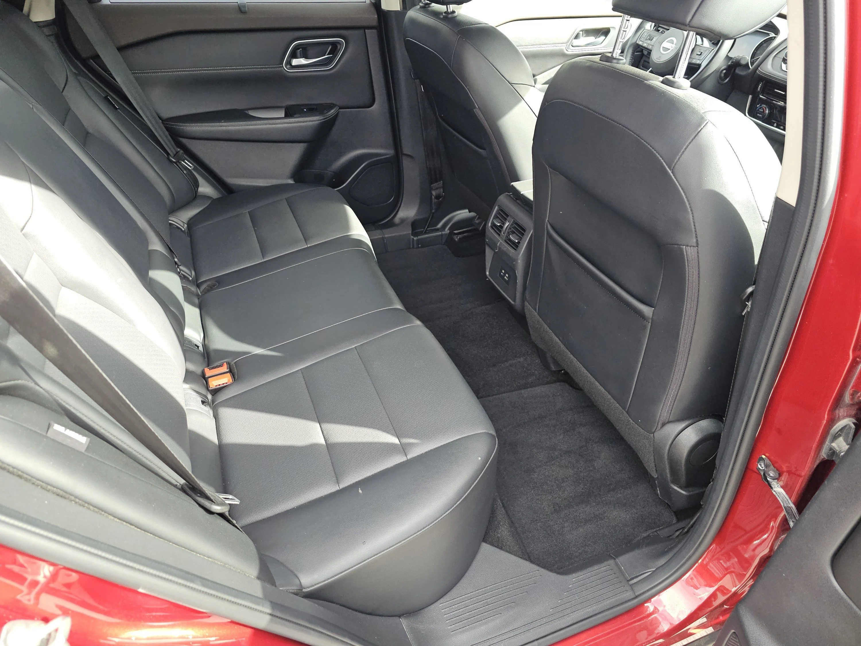 Used 2021 Scarlet Ember Tintcoat Nissan SV image 5