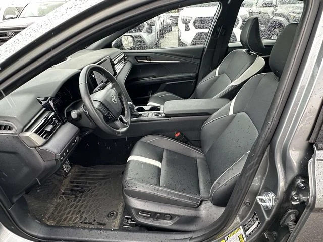 Used 2025  Toyota SE image 16