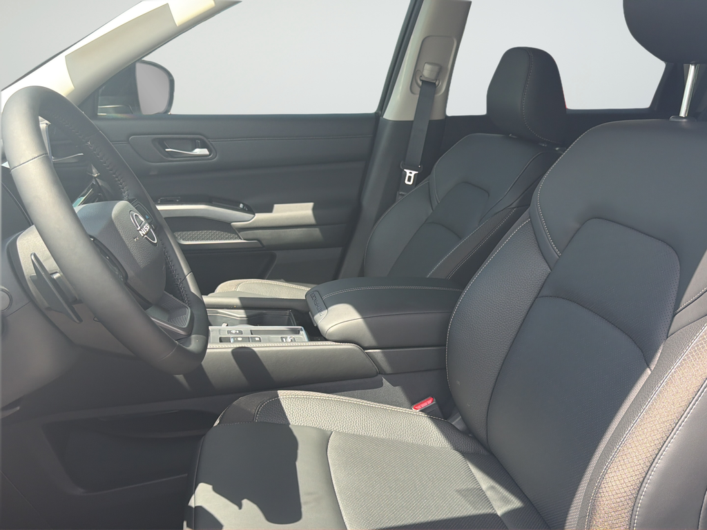 New 2026 White Nissan SL image 24