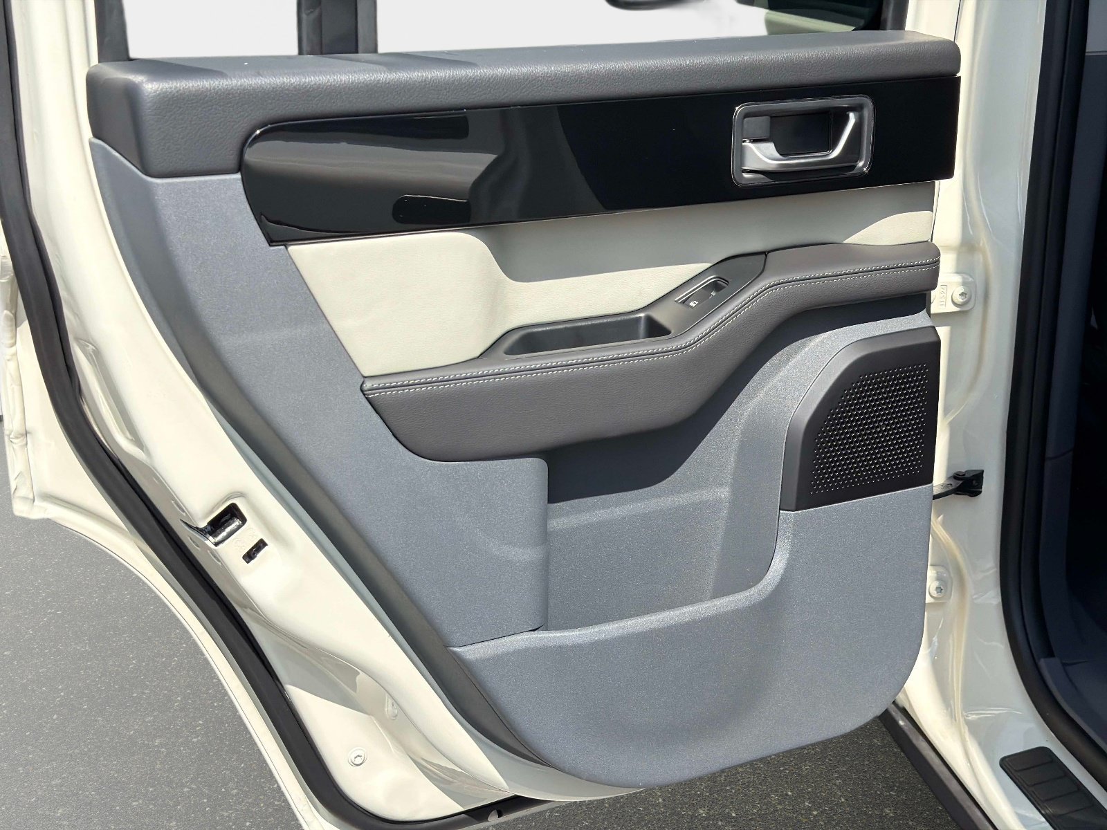 New 2026 Scottish White INEOS Fieldmaster Edition image 10