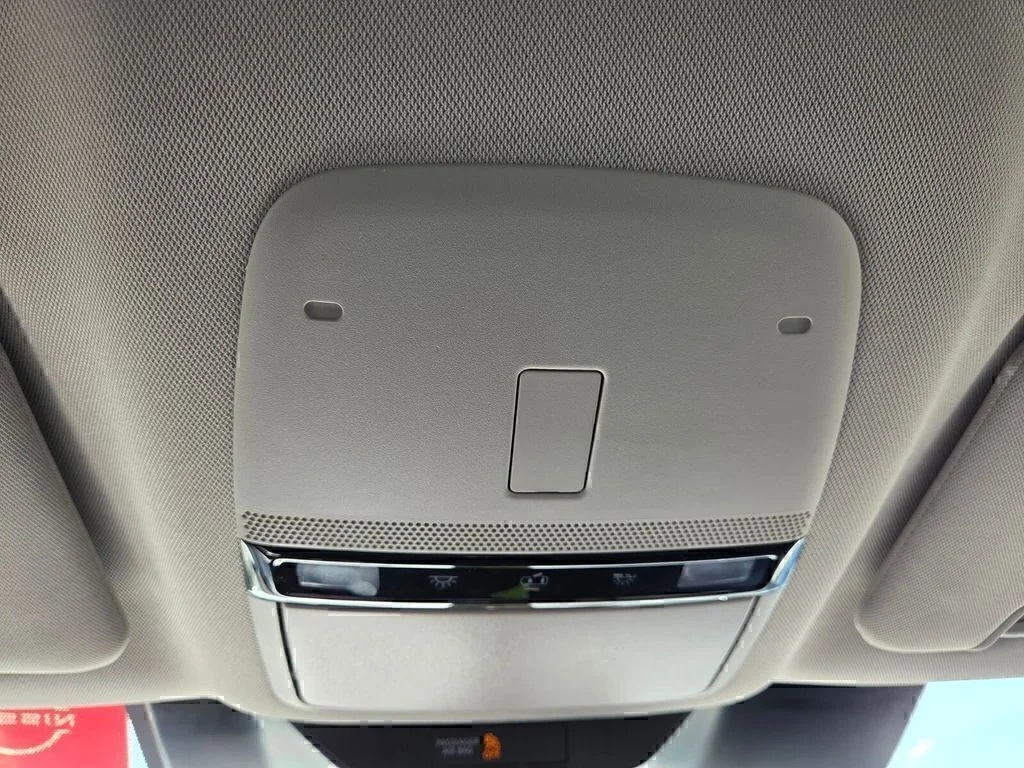 Used 2025 White Pearl Nissan SV image 19