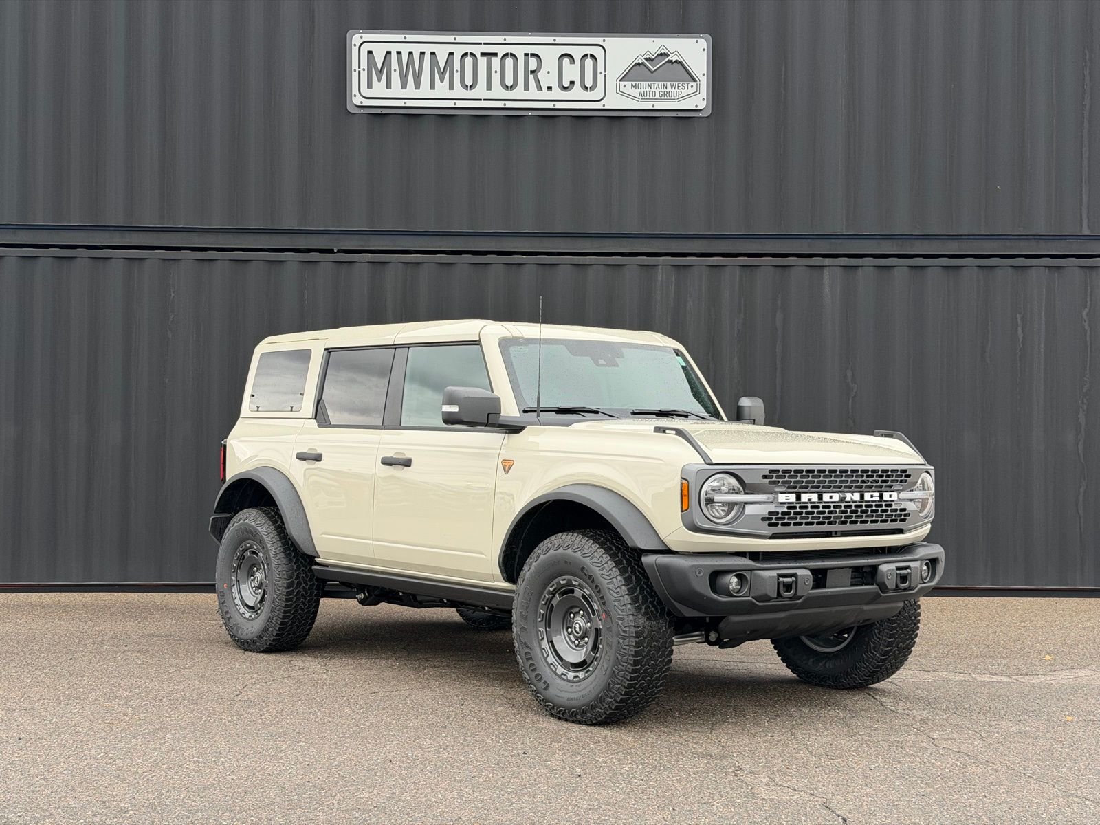2025 Ford Bronco Badlands 4x4's photo