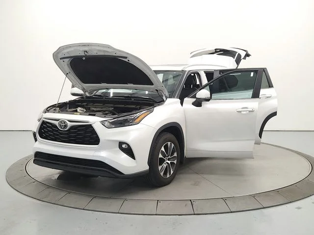 Used 2024 Beige Toyota XLE image 12